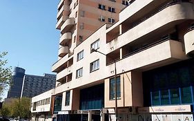Rondo Onz Metro, Krochmalna 32A Street